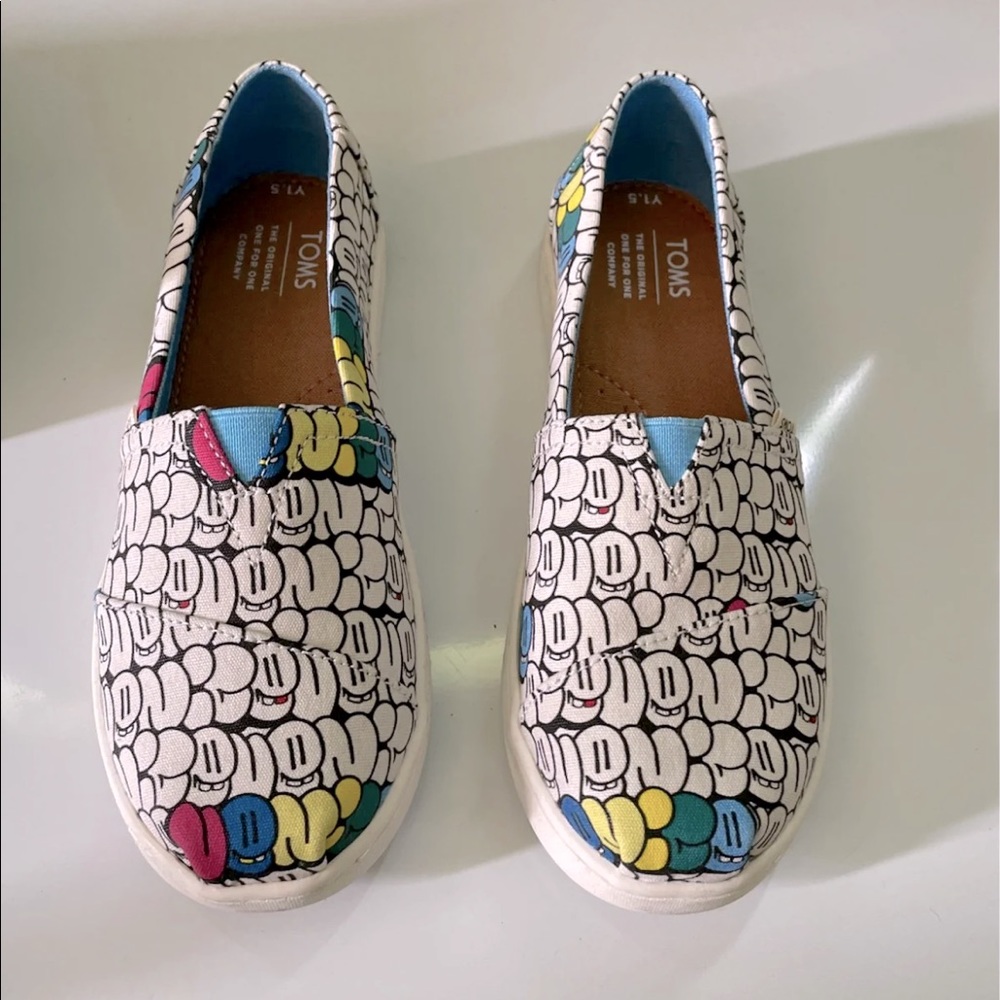 Toms youth slip ons
